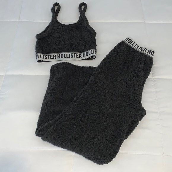 Hollister Other - Hollister Sherpa Sleep Set